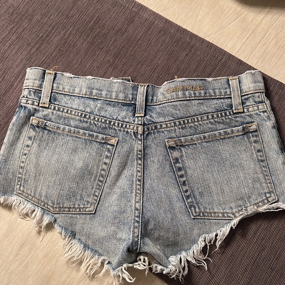 Cutest size 26 daisy Jean shorts ever! 2 buttons. - Picture 2 of 3